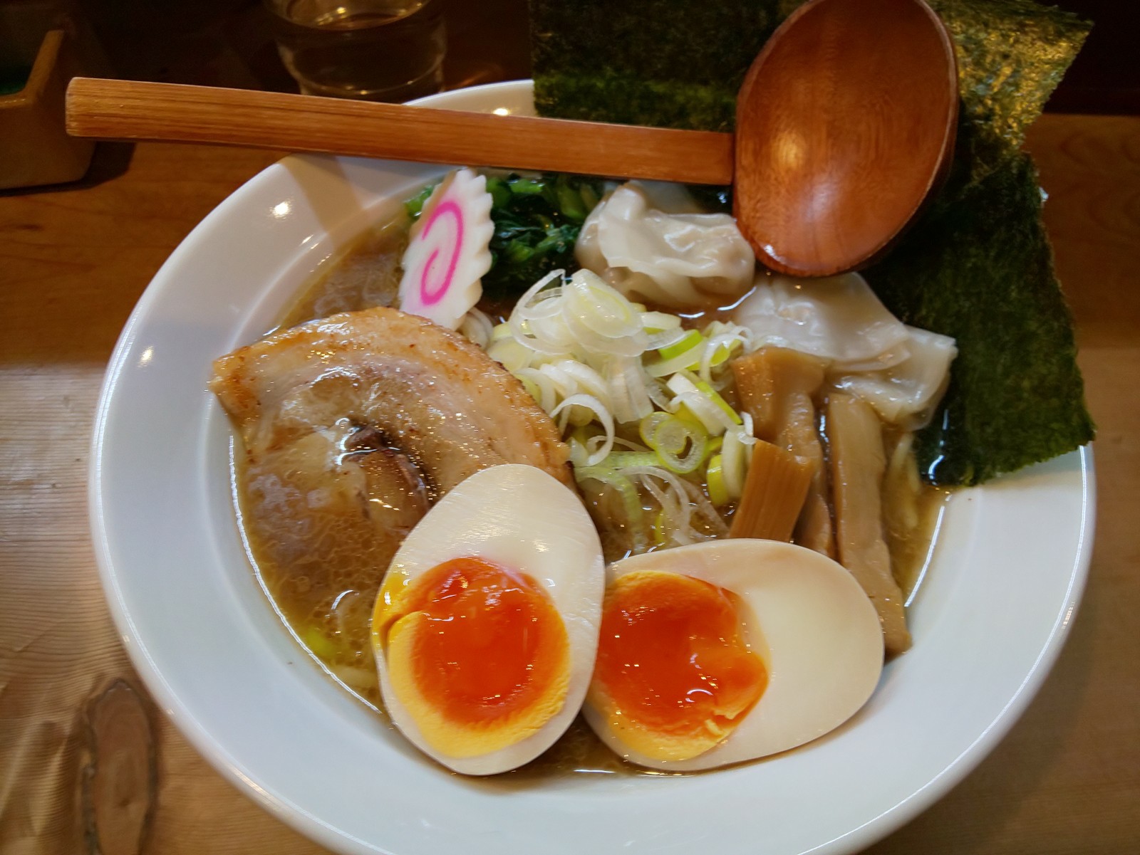 牛久駅ホームから見えるラーメン みちすけ アトラスウェブブログ2